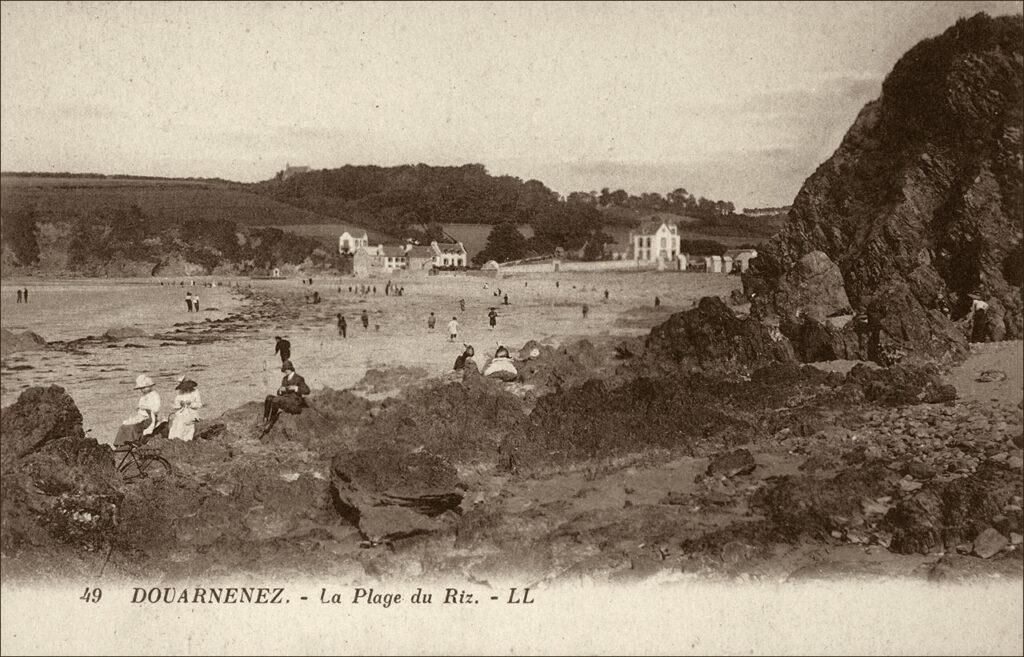 La plage du Ris à Douarnenez dans les années 1900.