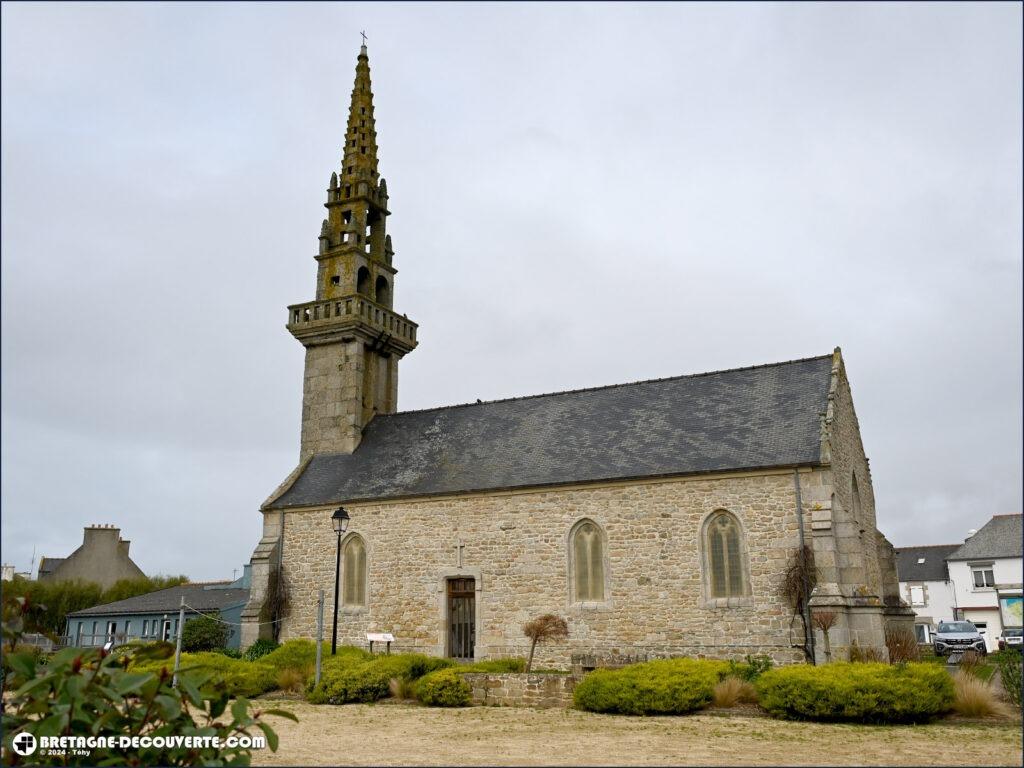 La chapelle Sainte-Anne à Kerlouan.