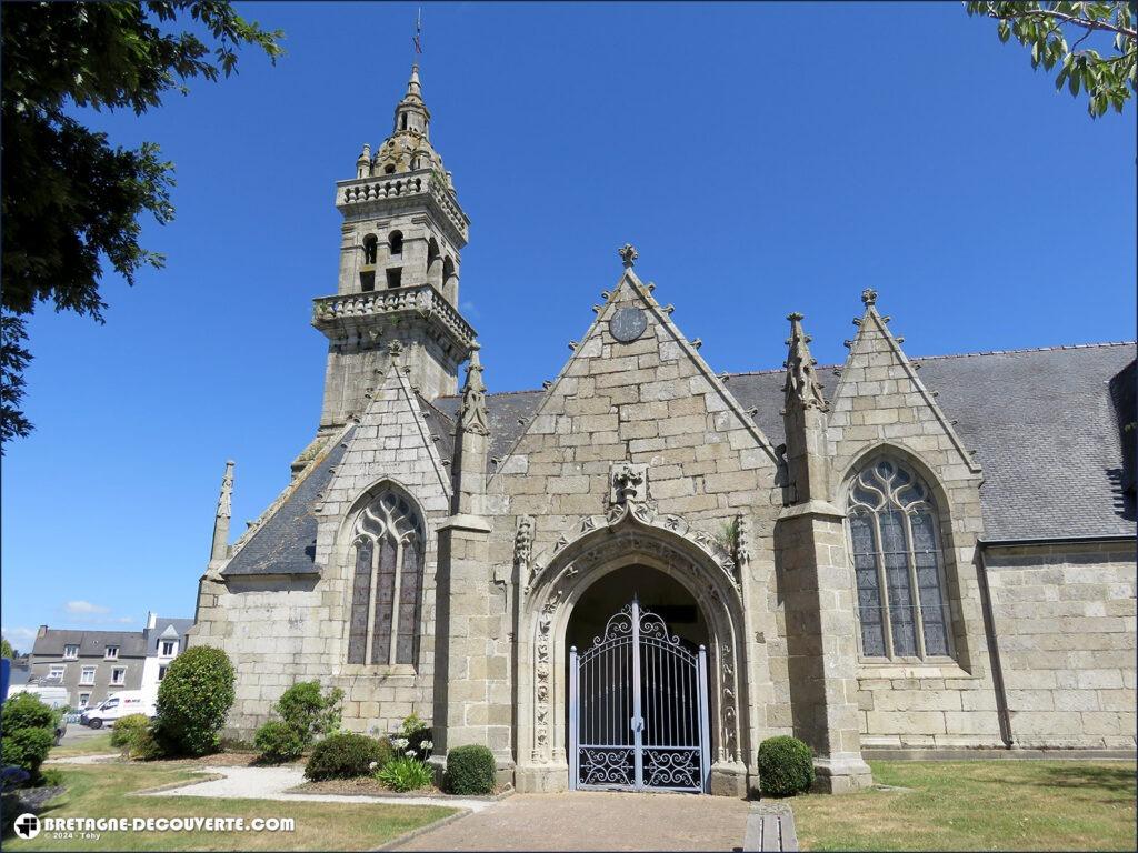 L'église Saint-Pierre sur la commune de Plonévez-du-Faou.