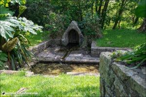 La fontaine Saint-Divy dans la commune de Saint-Divy.