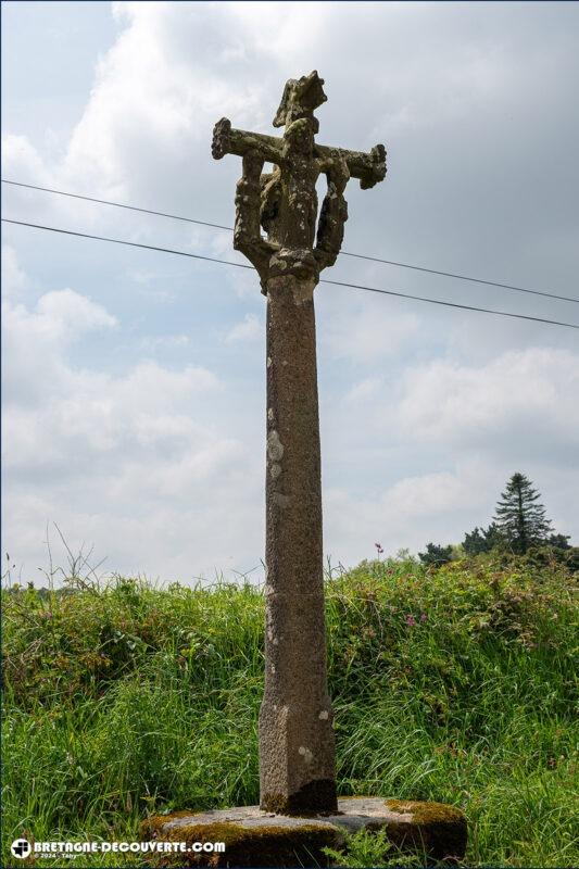 La croix de Rosnonen sur la commune du Tréhou.