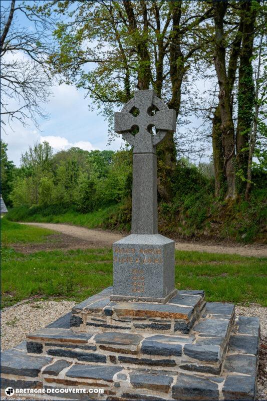 La Croix Bizer sur la commune du Tréhou dans le Finistère.