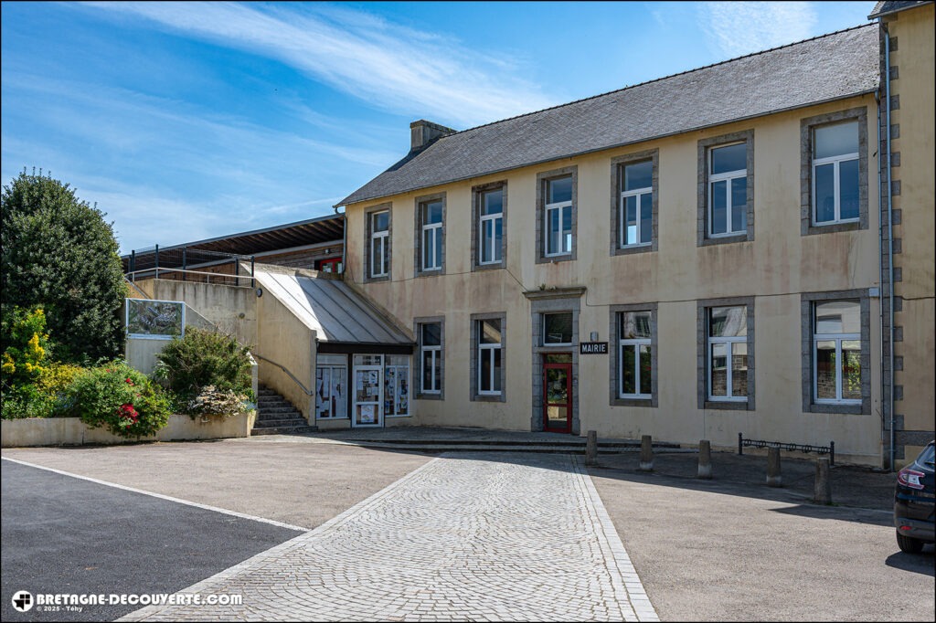 Mairie de la commune de La Feuillée dans le Finistère.