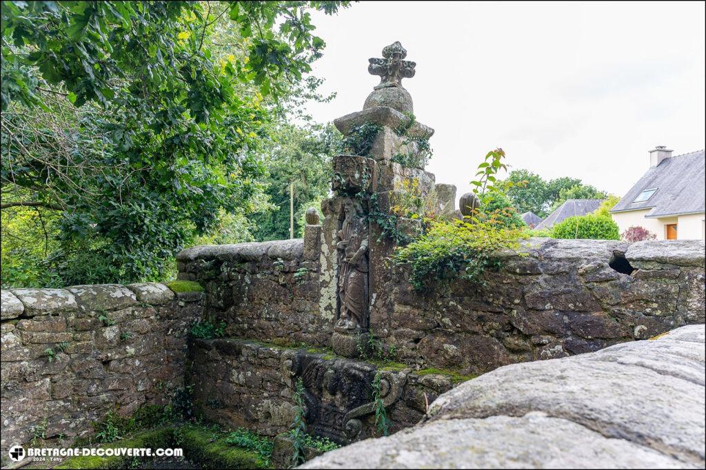 La fontaine Saint-Jean sur la commune de Trémaouézan dans le Finistère.