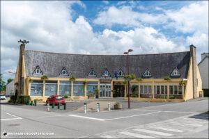 Mairie de la commune de Plounéventer dans le Finistère.