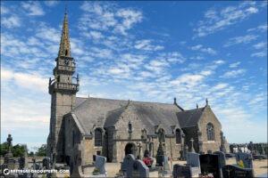 L'église paroissiale Saint-Colomban de Plougoulm dans le Finistère.