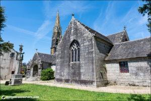 L'église Sainte-Geneviève sur la commune de Loqueffret.