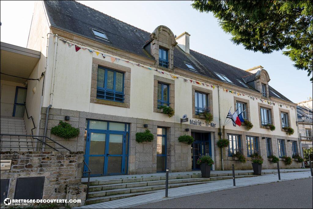 La mairie de la commune de Plogonnec dans le Finistère.