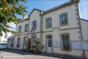 La mairie de la commune de Plogastel-Saint-Germain dans le Finistère.