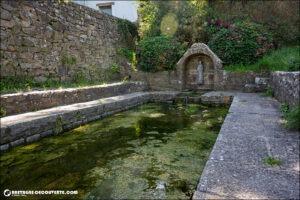Le lavoir municipal de la commune de Saint-Pabu dans le Finistère.