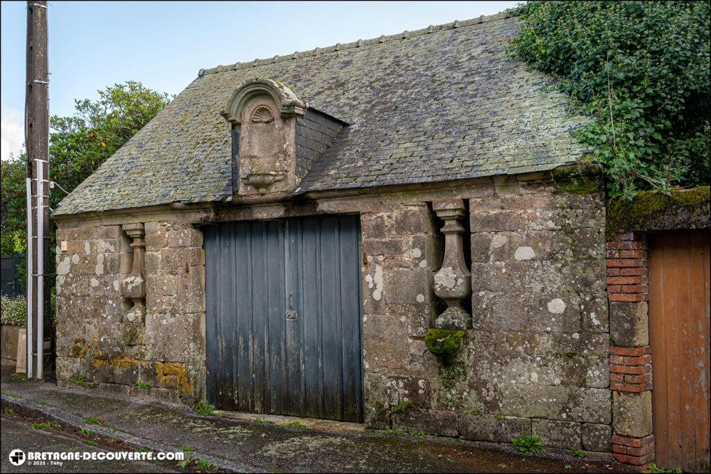 L'ossuaire de l'église paroissiale de Gourin dans les Côtes d'Armor.