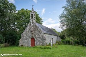 La chapelle de la chapelle Saint-Adrien sur la commune de Langonnet dans les Côtes d'Armor.