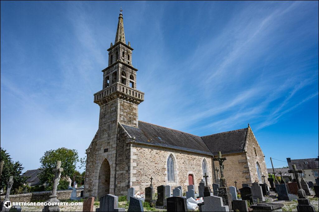 L'église paroissiale Saint-Gouesnou sur la commune de Lanarvily dans le Finistère.