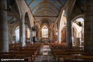 La nef de l'église paroissiale Saint-Thurien sur la commune de Plogonnec.