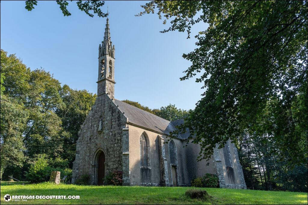 La chapelle Notre-Dame de Lorette sur la commune de Plogonnec.