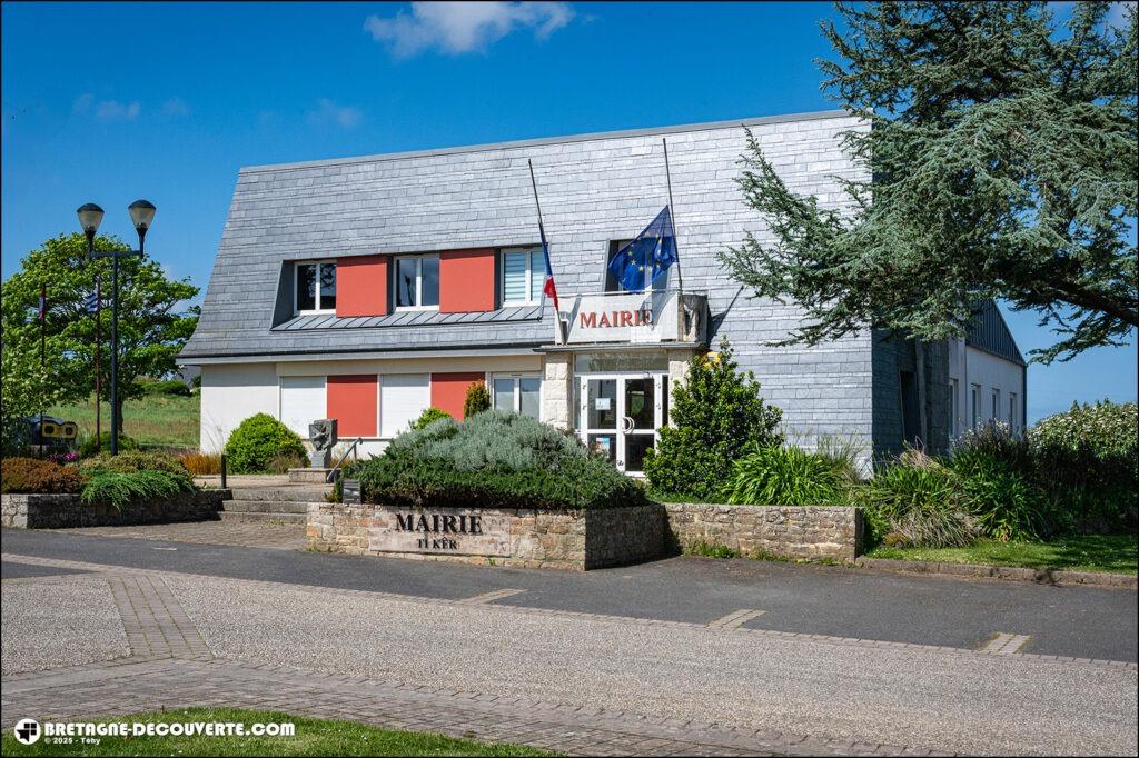 Mairie de la commune de Plougoulm dans le Finistère.