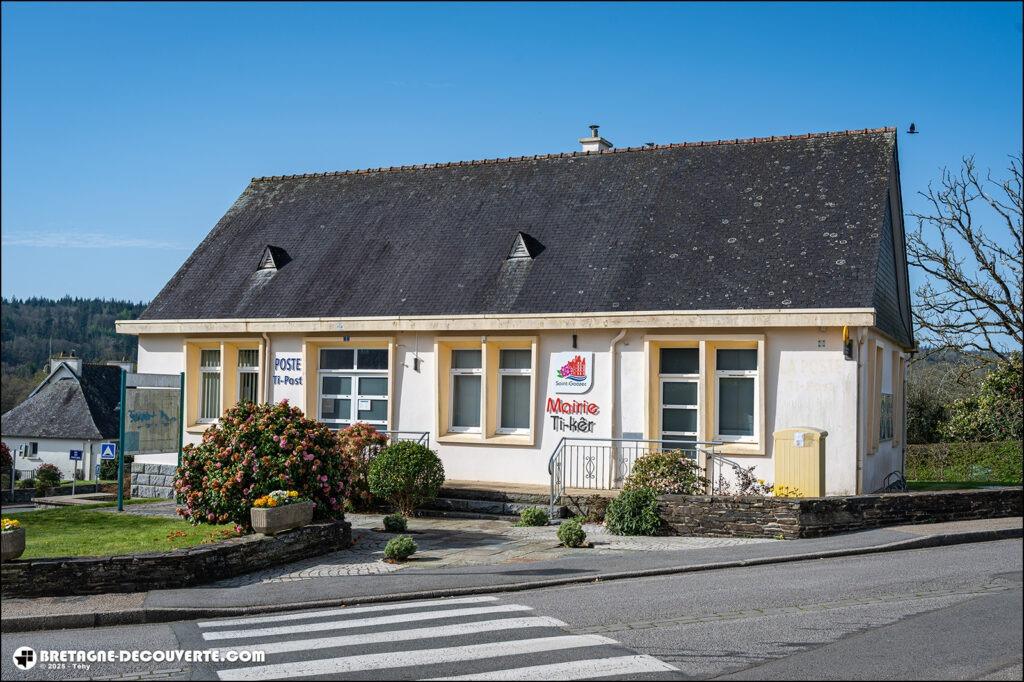 Mairie de Saint-Goazec dans le Finistère.