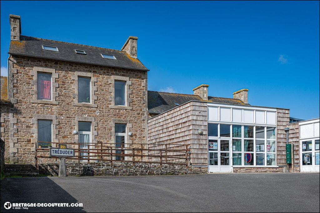 Mairie de la commune de Tréduder dans les Côtes d'Armor.