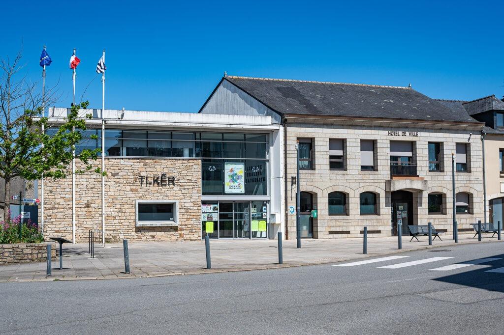 La mairie de la commune de Gouesnou dans le Finistère.