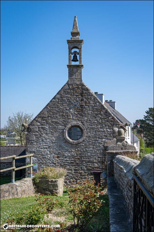 La chapelle Sainte-Anne sur la commune de Tréflez.