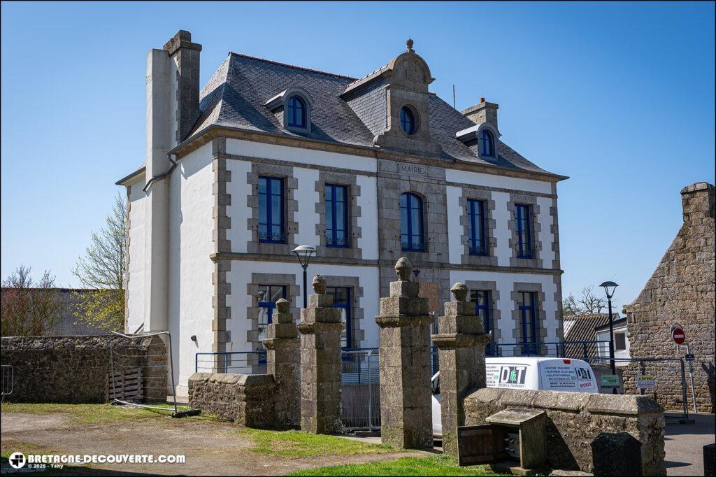La mairie de Plounéour-Trez dans le Finistère