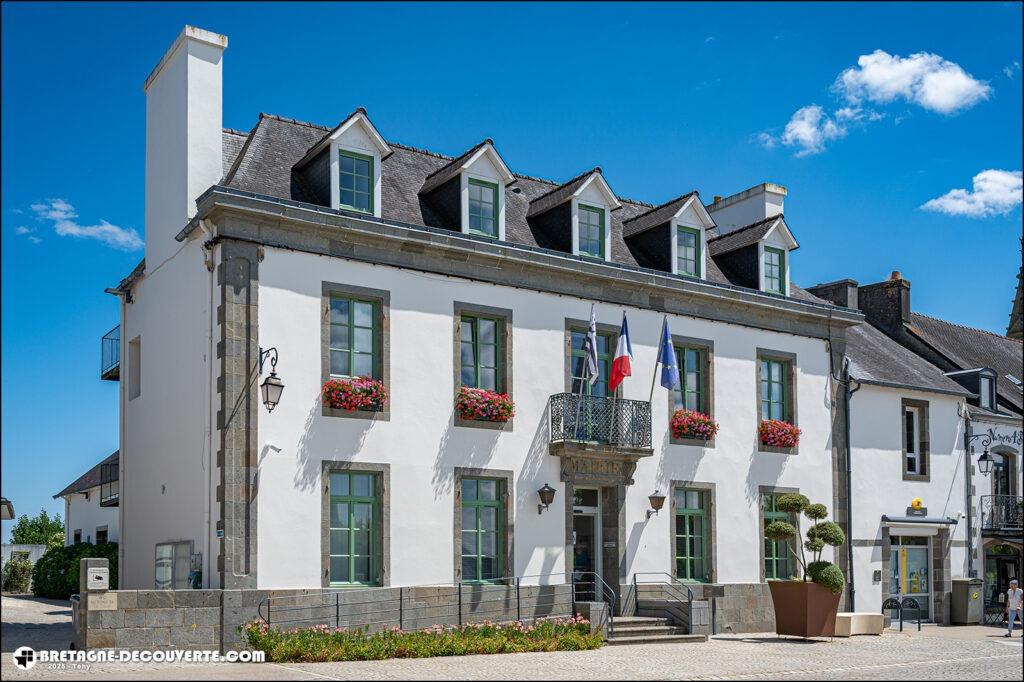 Mairie de la commune de Pleyben dans le Finistère.
