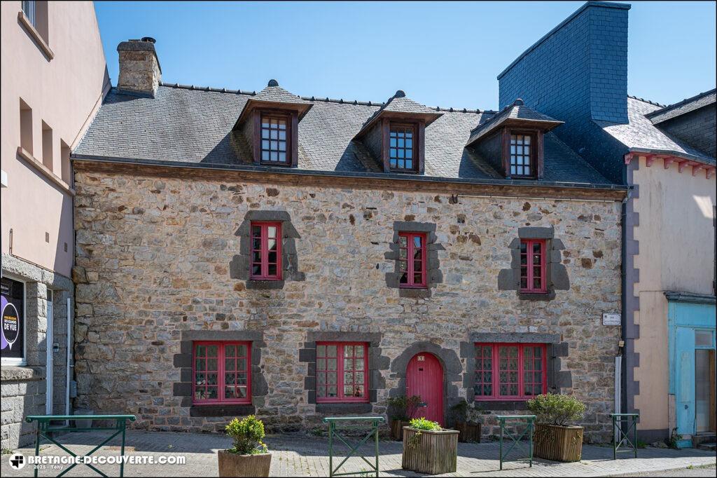 Ancienne forge dans le bourg de Crozon.