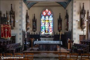 L'église paroissiale de La Sainte Trinité sur la commune de Lennon.