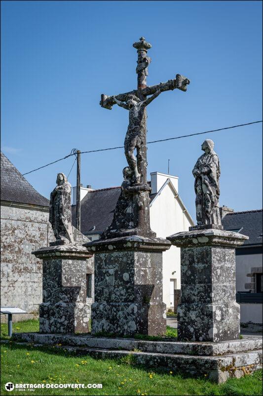 Le calvaire de la chapelle Notre-Dame du Niver sur la commune d'Édern.