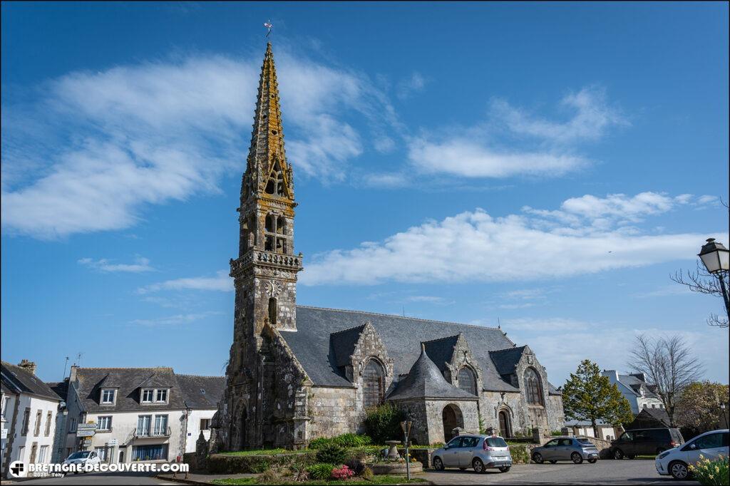 L'église paroissiale Saint-Idunet sur la commune de Trégourez.