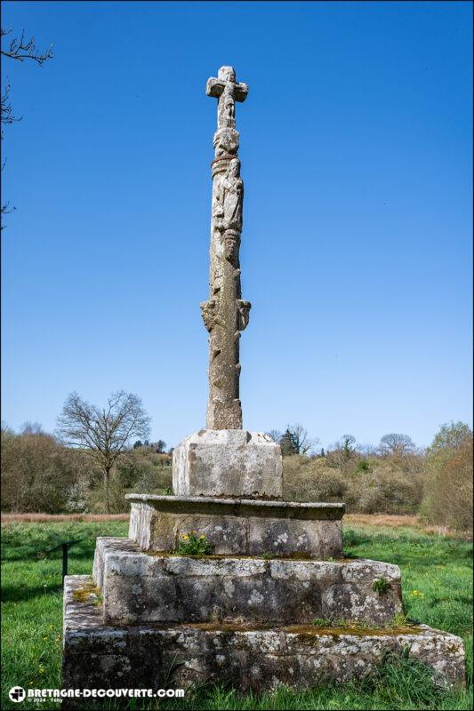 Le calvaire de la chapelle Notre-Dame-de-Ponthouar.