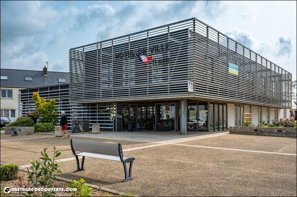 La mairie de la commune de Plouigneau dans le Finistère.