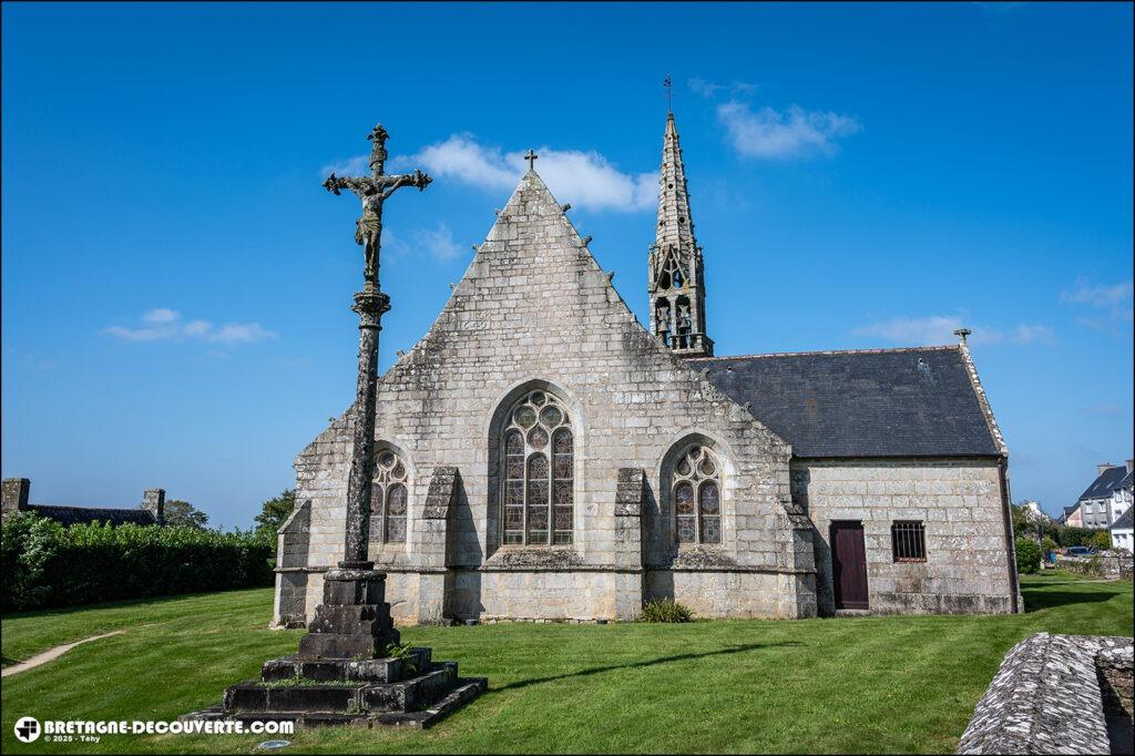 L'église paroissiale Saint-Gilles sur la commune de Plonéis dans le Finistère..