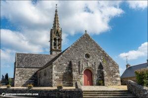 L'église paroissiale Saint-Anouarn sur la commune de Peumerit.