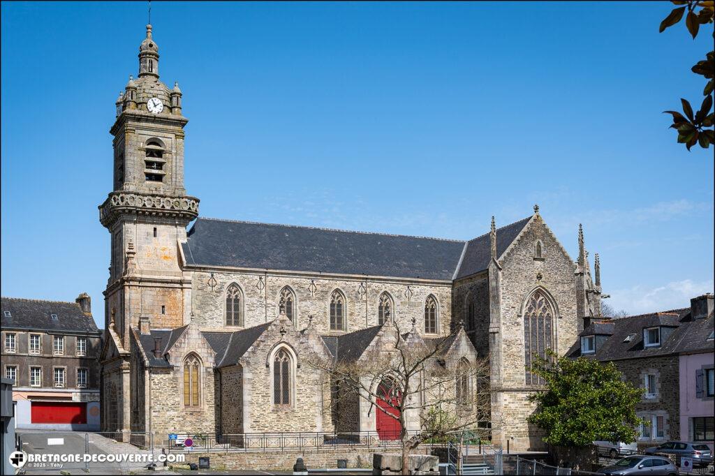L'église Saint-Julien dans la commune de Châteauneuf-du-Faou.
