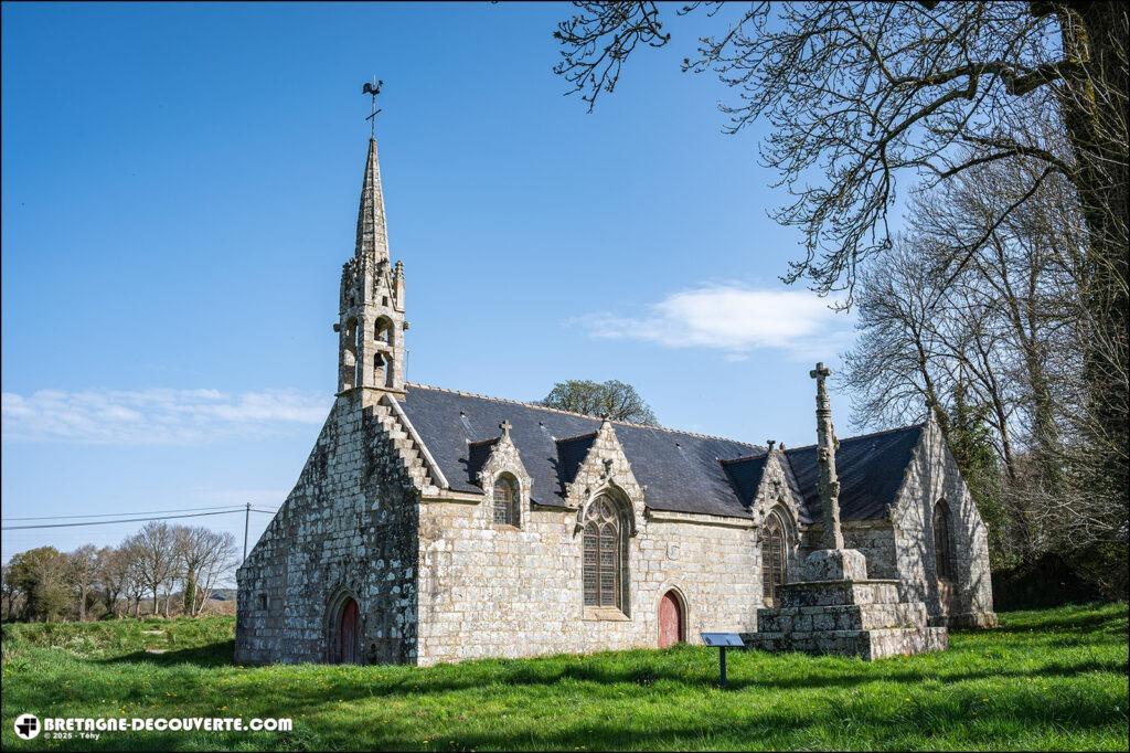 La chapelle Notre-Dame-de-Ponthouar sur la commune de Trégourez.