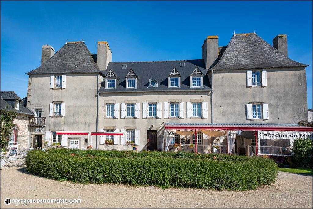 Le manoir de Trouzilit sur la commune de Tréglonou.