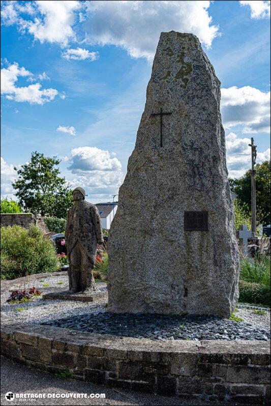 Le monument aux morts de la commune de Bohars dans le Finistère.