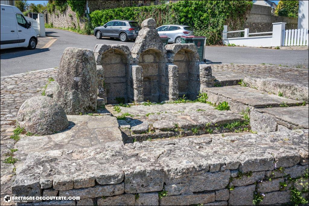 La fontaine de La Trinité sur la commune de Plouzané.
