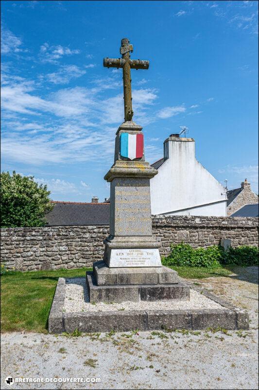 Le monument aux morts de la commune de Plouarzel.