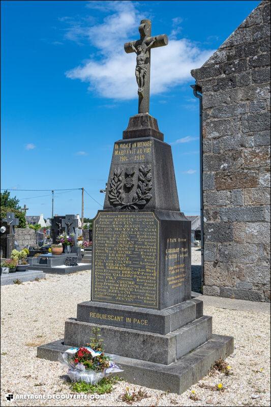 Le monument aux morts de la commune du Drennec dans le Finistère.