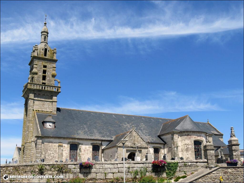 L'église paroissiale Saint-Didier sur la commune de Plouider dans le Finistère.