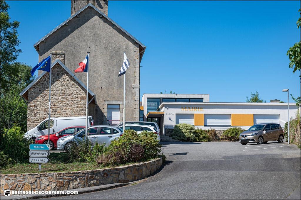 La mairie de Saint-Méen dans le Finistère.