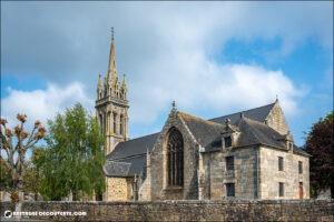 L'église paroissiale Saint-Pierre de Pédernec dans les Côtes d'Armor.