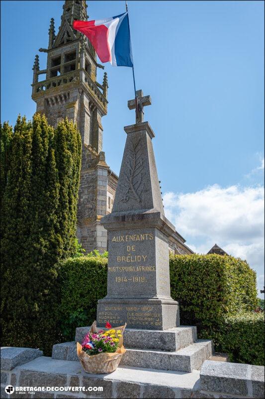 Le monument aux morts de la commune de Brélidy dans les Côtes d'Armor.
