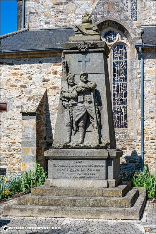 Le monument aux morts de la commune de Crozon.