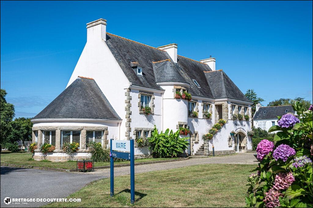 Mairie de la commune de Plonévez-Porzay dans le Finistère.