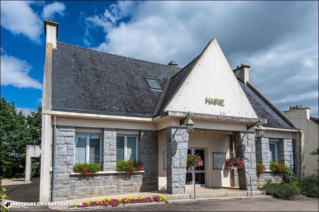 La mairie de Scrignac dans le Finistère.