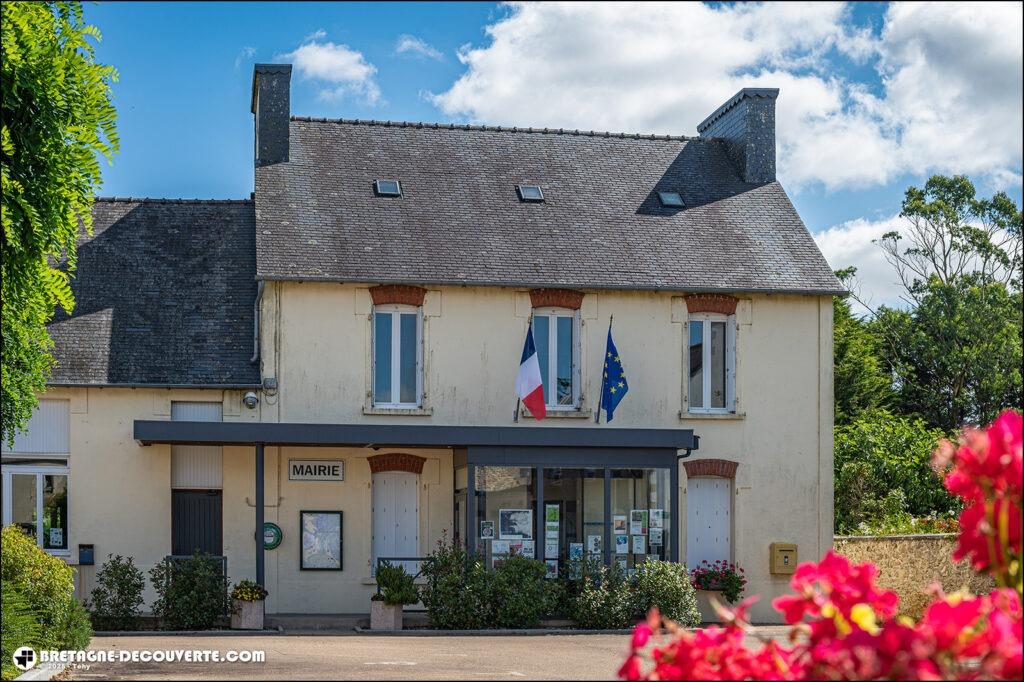 La mairie de Bolazec dans le Finistère.