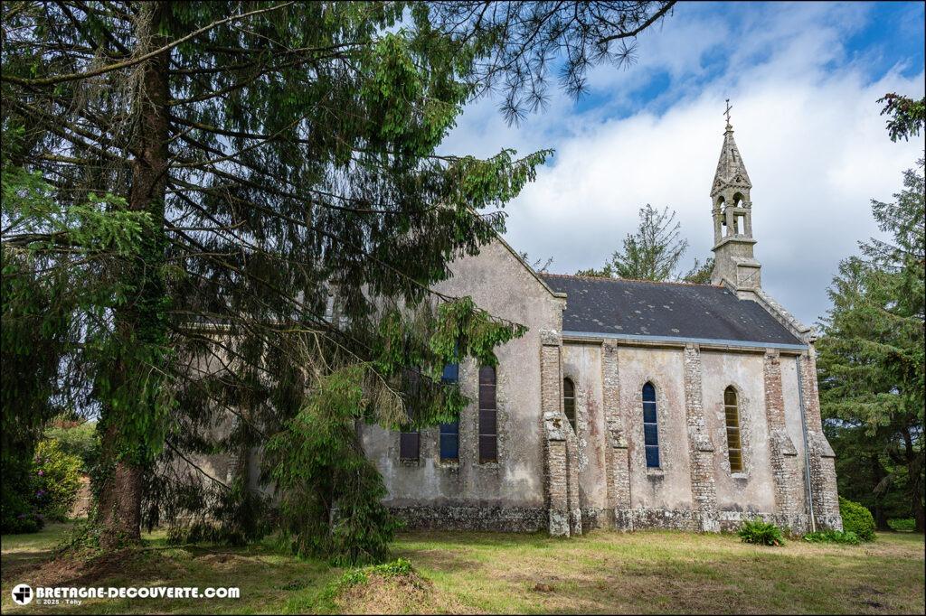 La chapelle Notre-Dame-de-Lourdes sur la commune de Leuhan dans le Finistère.